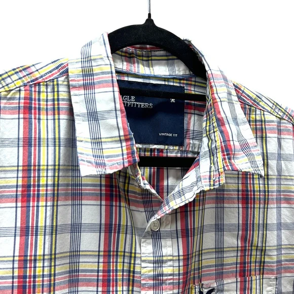 American Eagle Mens Vintage Fit Mens Button Up Shirt Plaid Red Blue White Medium - Picture 2 of 7